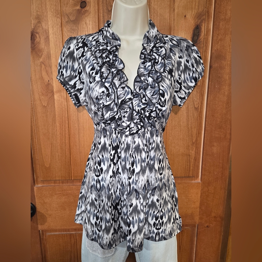 Heart Soul Monochrome Ruffled Blouse‎